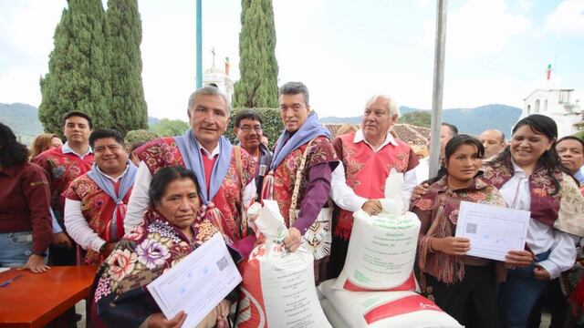 Rutilio Escandón y Adán Augusto López entregan  Fertilizantes para el Bienestar