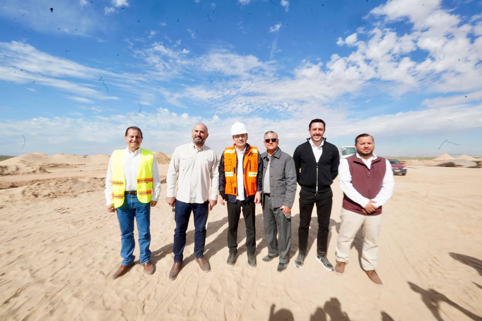 Alfonso Durazo anuncia inversión histórica en vivienda, carreteras y educación en Puerto Peñasco.