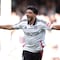 Raúl Jiménez se luce con otro gol en la Premier en 5 minutos; dejó tendido al Dibu Martínez