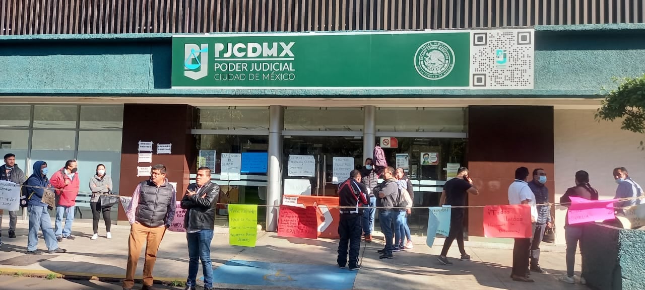 Trabajadores del Poder Judicial exigen el pago de sus prestaciones