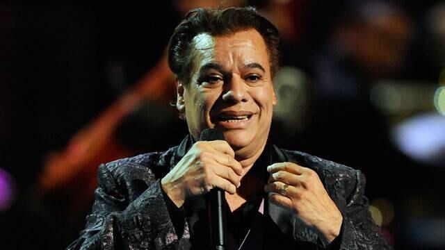 Juan Gabriel fue un cantautor, compositor, intérprete, músico y productor mexicano.