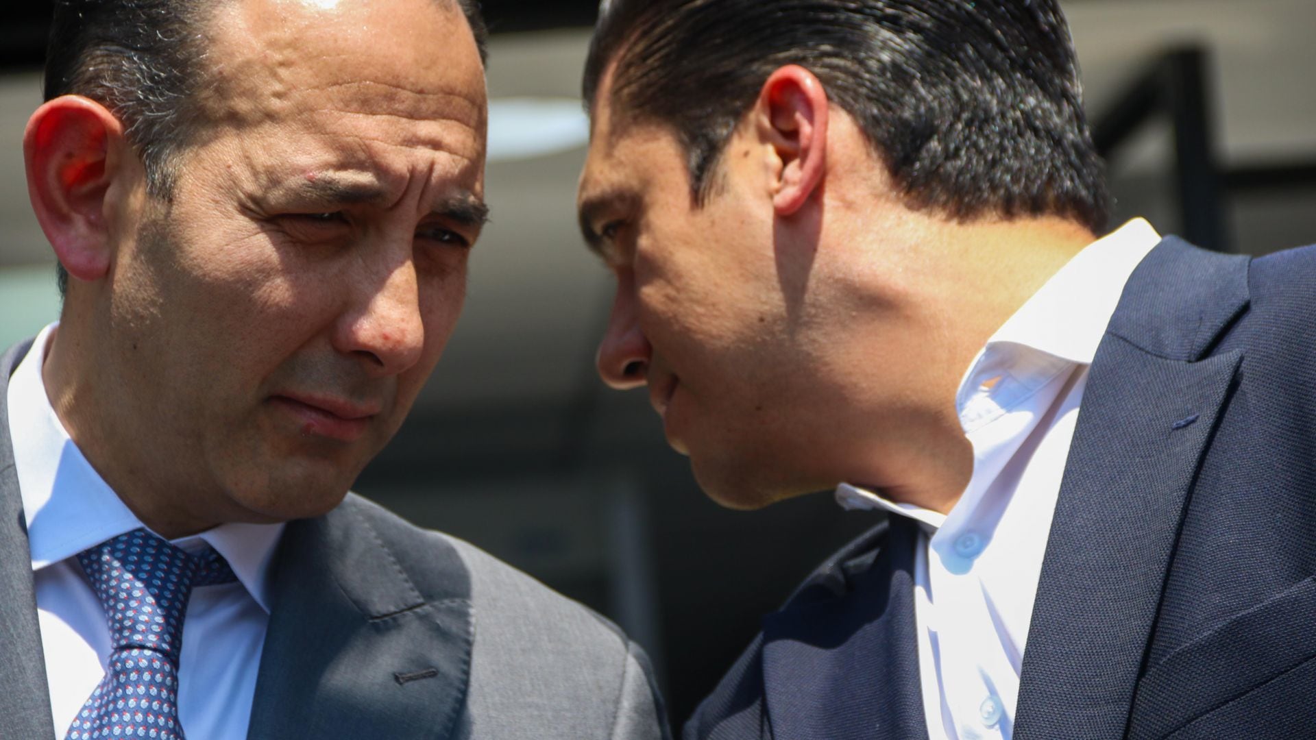 Brotan más críticos como Roberto Gil Zuarth