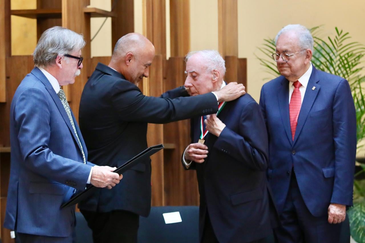 El Gobierno de México reconoció a Francisco de Pablo Galán y Augusto Quijano Axle