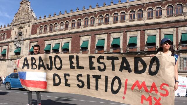 Marcha de chilenos en la Ciudad de México.