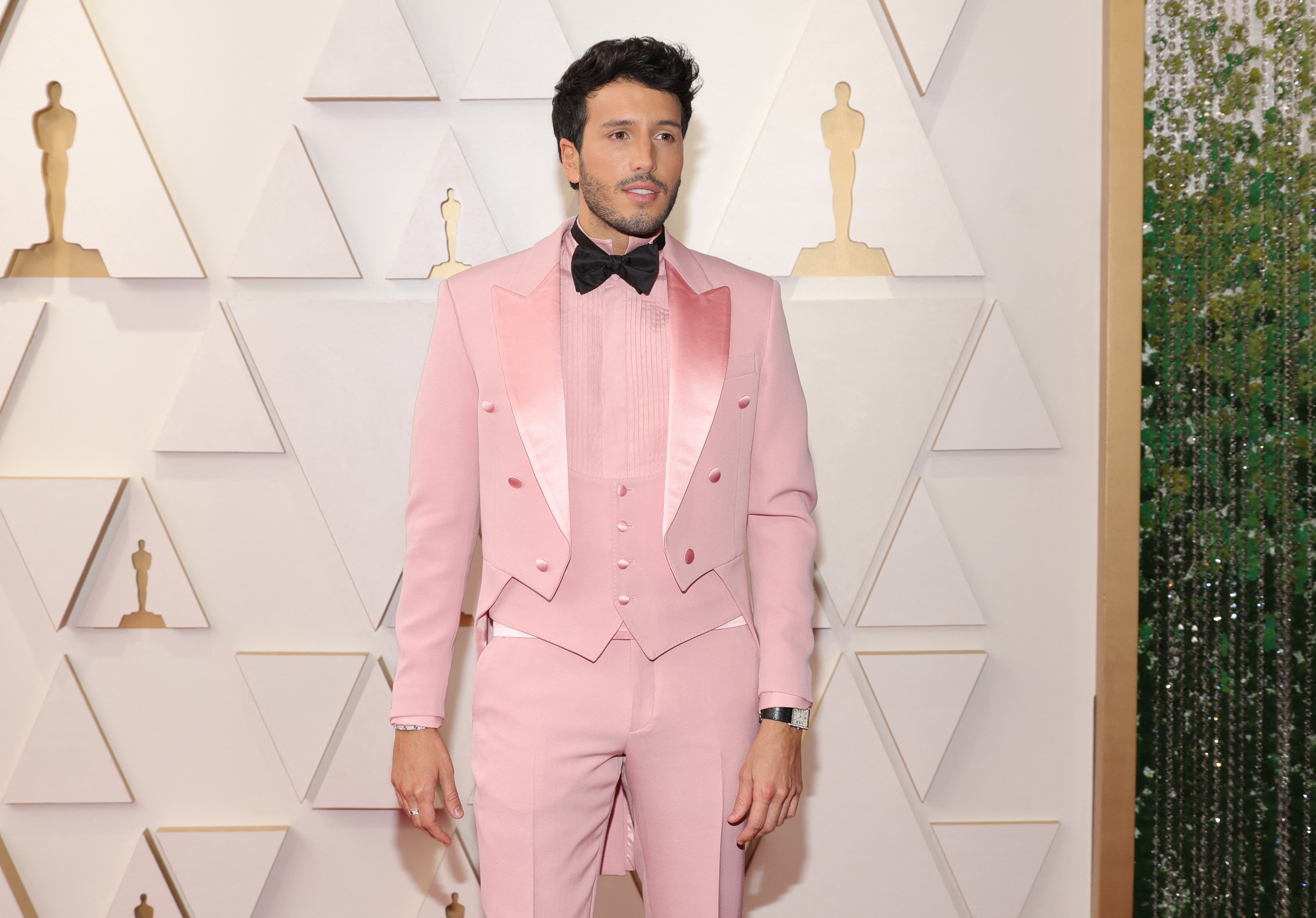Sebastián Yatra en los Oscar 2022.