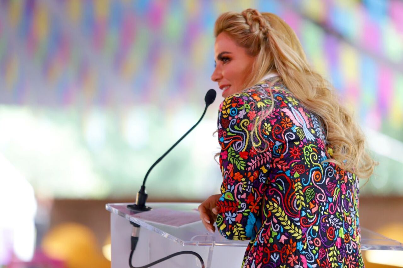 Ivette Morán de Murat presenta 6to Informe de Actividades del Sistema Estatal DIF Oaxaca