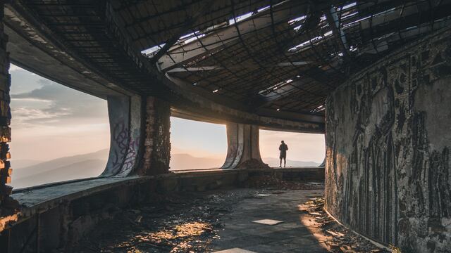 Meta AI enlista 9 posibles escenarios que provocarían el fin del mundo como lo conocemos