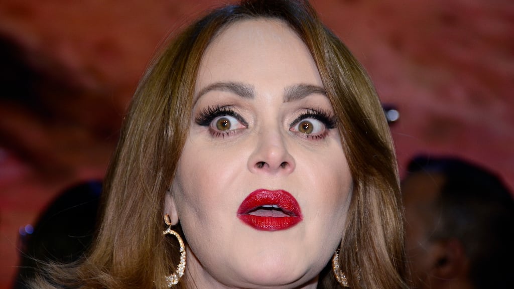 Gaby Spanic dice estar siendo amenazada de muerte tras llamar “asalariada” a Thalía