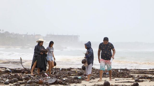 Huracán Erick se convirtió en ciclón tropical pero seguirá generando lluvias torrenciales
