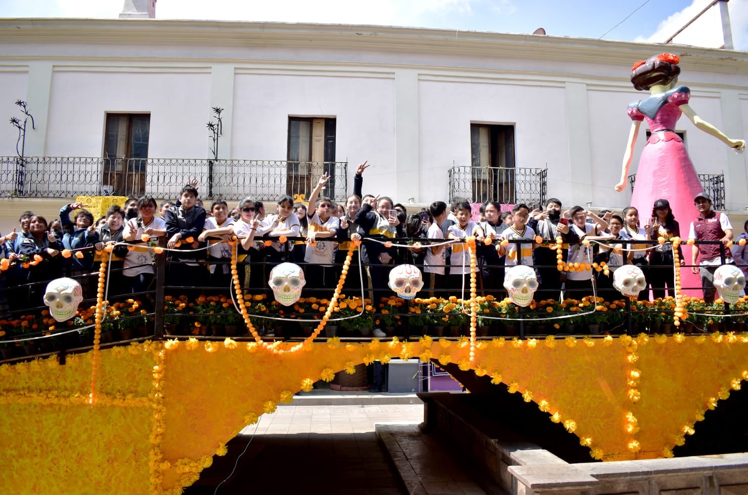 Ricardo Moreno promueve el desarrollo integral de la niñez y juventud con eventos culturales.