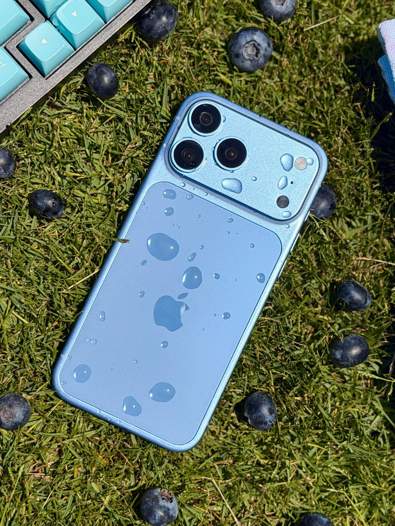 iPhone 18 Azul Claro