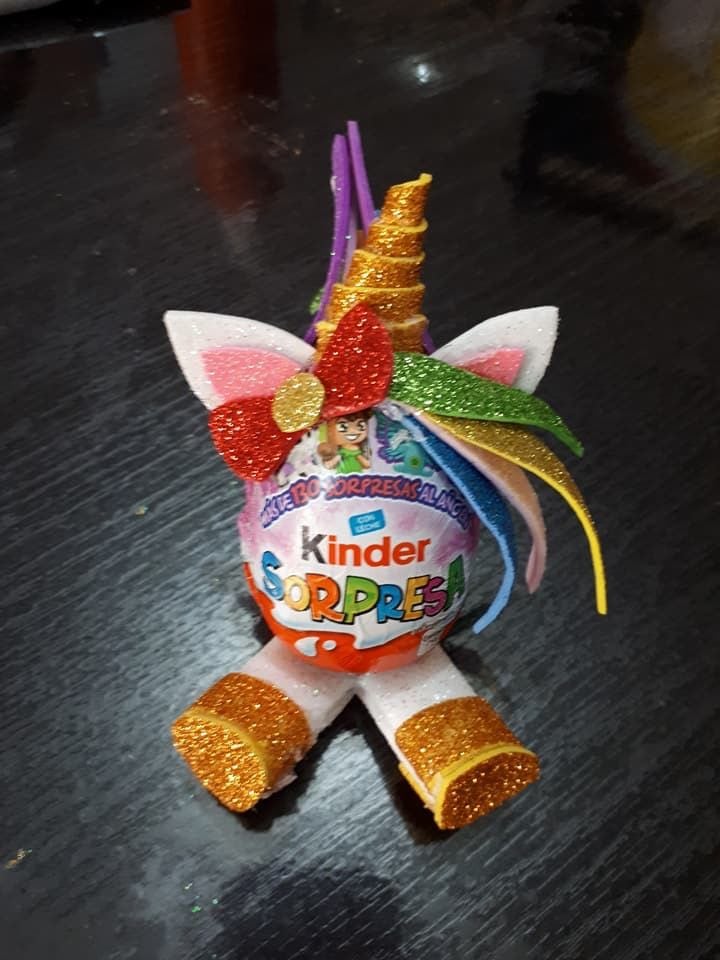 Ideas para decorar un huevo Kínder: Unicornio