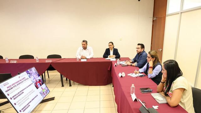 Evelyn Salgado y Ariadna Montiel evalúan apoyos a damnificadas por Otis