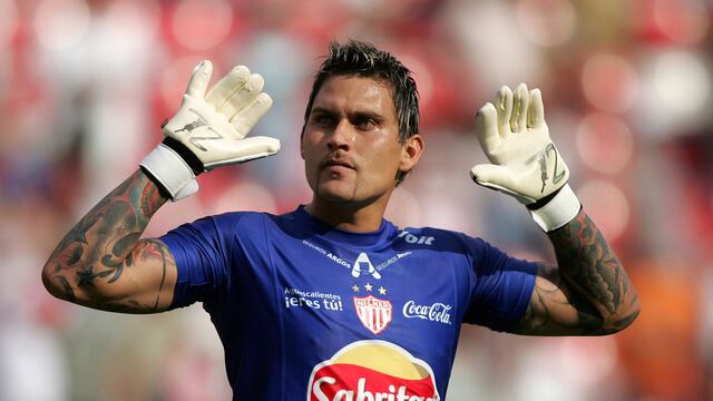 Omar 'Gato' Ortiz con Necaxa.