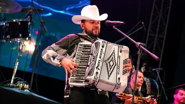 Fidel Rueda revictimiza a Sheinbaum con video hecho con inteligencia artificial en su concierto