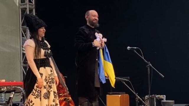 Dr. Simi a músicos de Ucrania