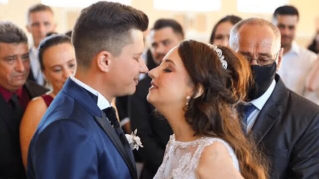 Mujer con cáncer se casa