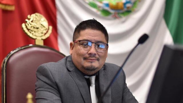 Propone diputado invadir España y llevar a AMLO como monarca