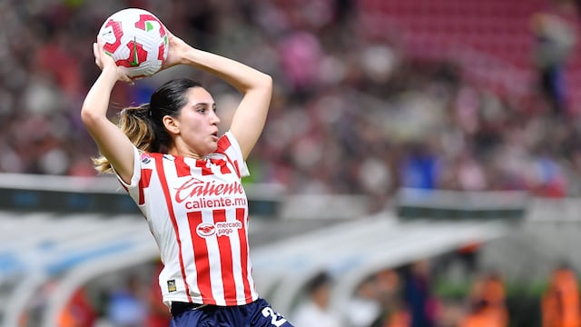 Karla Martínez, jugadora de Chivas Femenil.