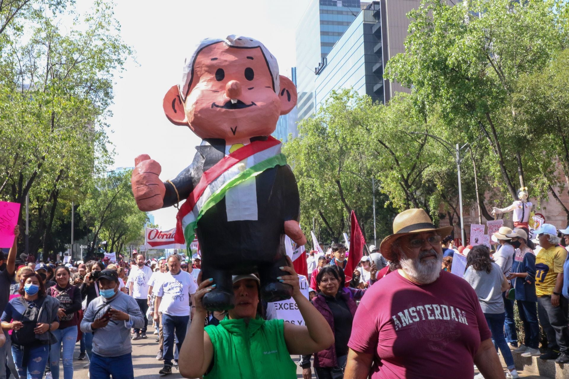 Marcha del Tigre en defensa de Sheinbaum y AMLO