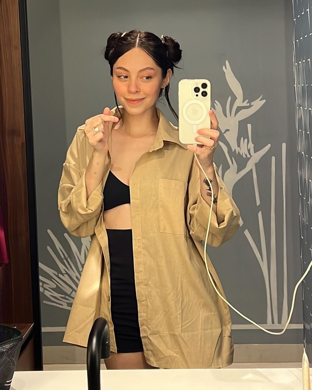 Dhasia Wezka, youtuber