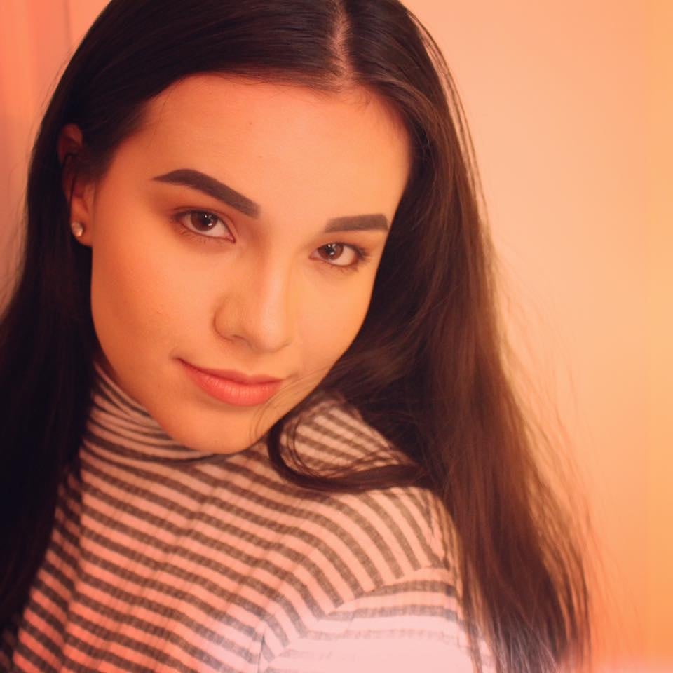 Sarita, hija de José José.