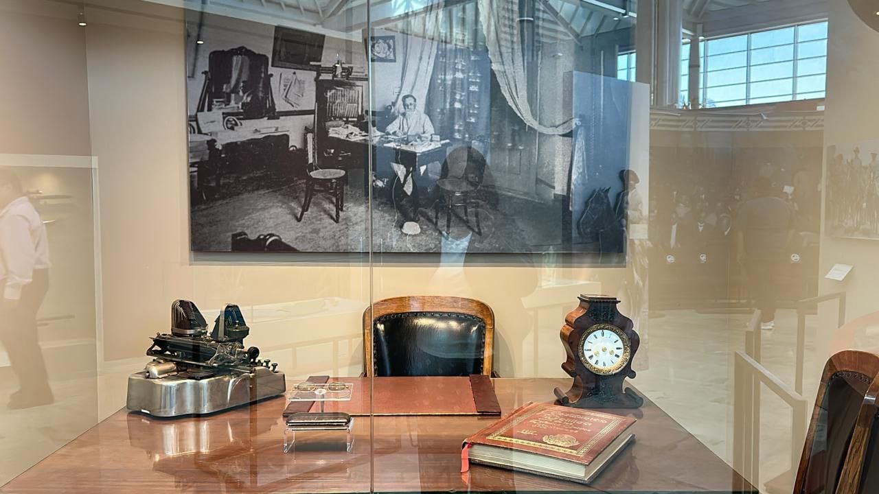 AIFA alberga exposición sobre Felipe Ángeles