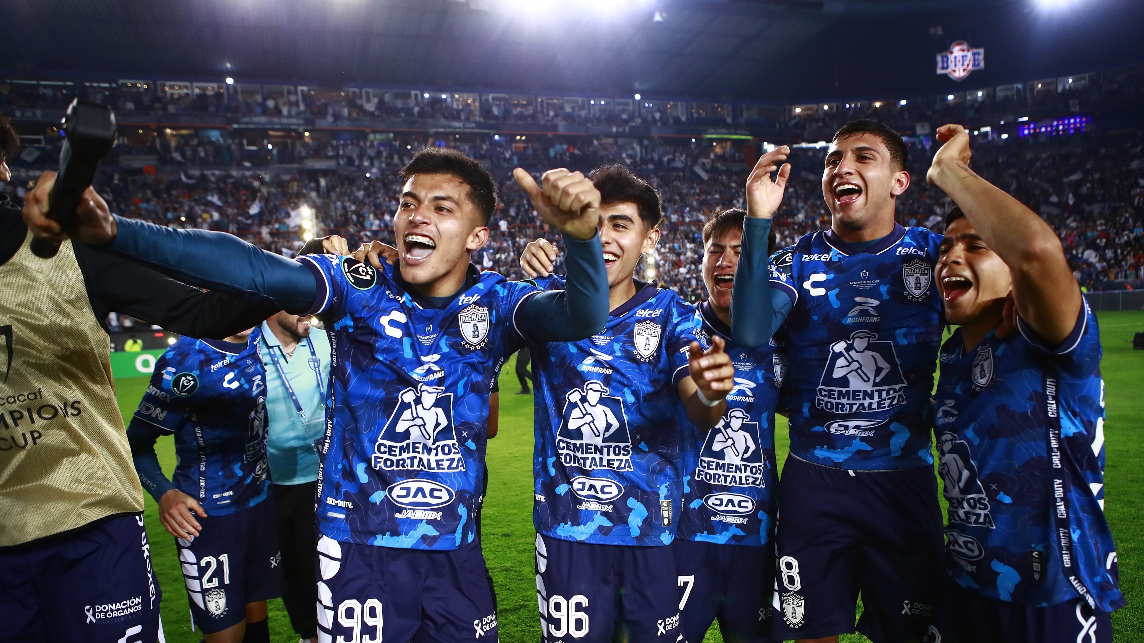 ¿Los dejarán? Los 3 futbolistas mexicanos que pueden ir a Europa