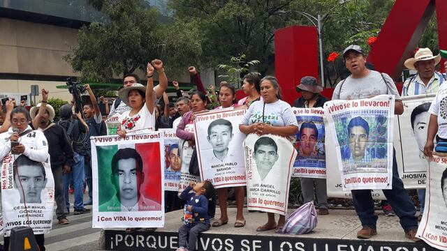 Protesta a 59 meses de Ayotzinapa.