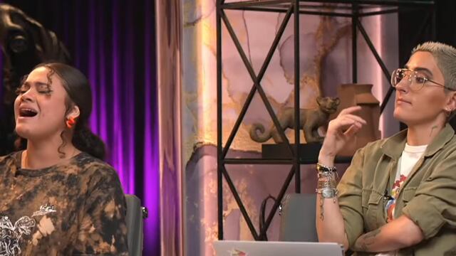 Reacción de Maca al canto de Cesia.