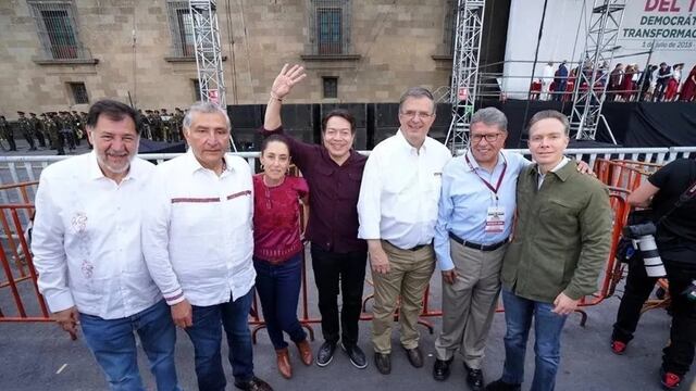 Claudia Sheinbaum presidenta electa junto a miembros de Morena, PT y PVEM