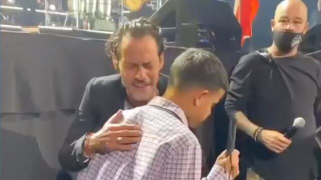 Marc Anthony y fan