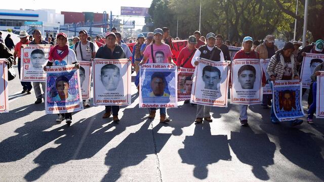 Padres de los 43 normalistas. En busca de la verdad.