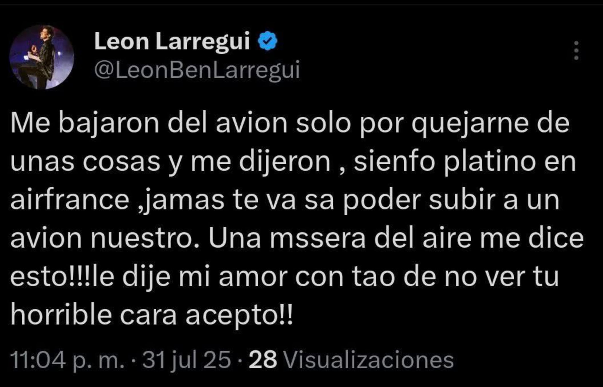 León Larregui arremetió contra Air France en Twitter