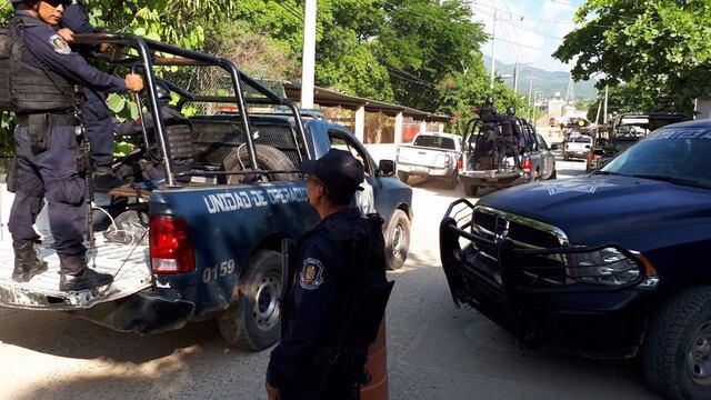 Operativo al exterior del penal de Las Cruces