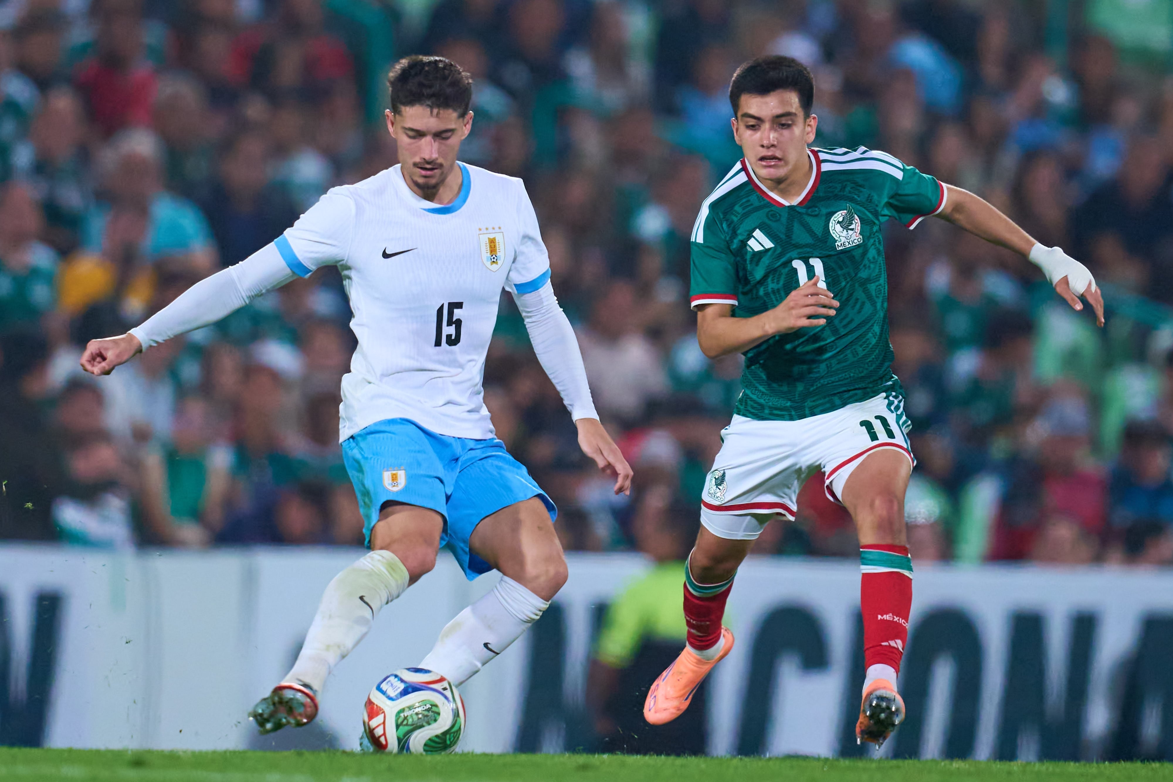 Gilberto Mora con la Selección Mexicana