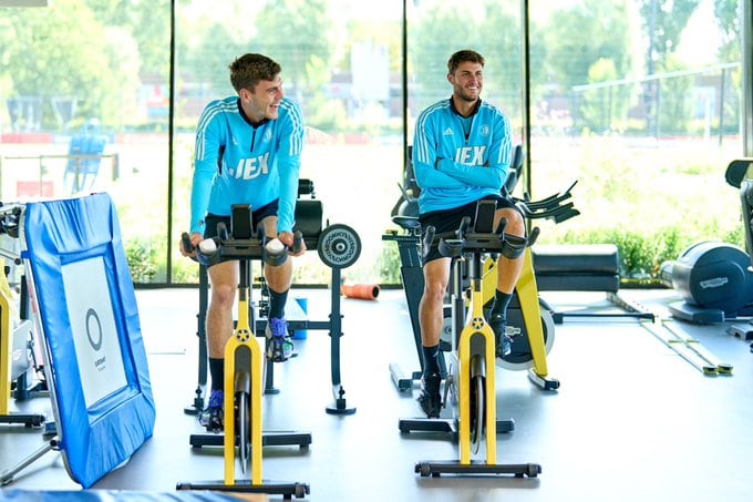 Santiago Giménez es popular en el Feyenoord.