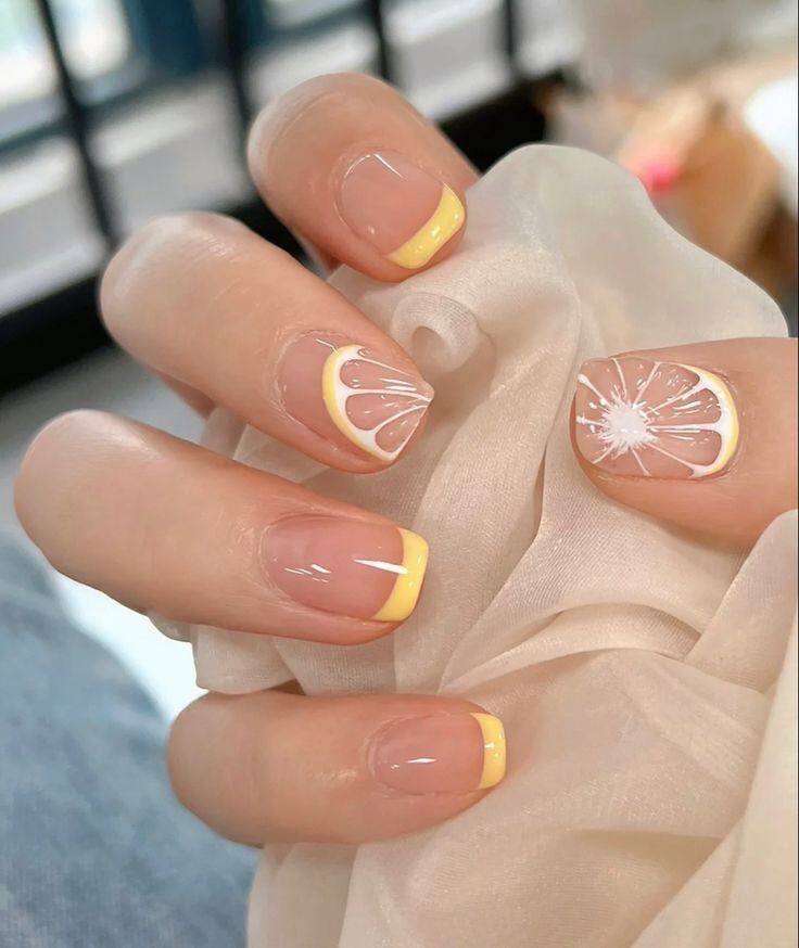 Diseños de uñas para el verano: limonada para el calor