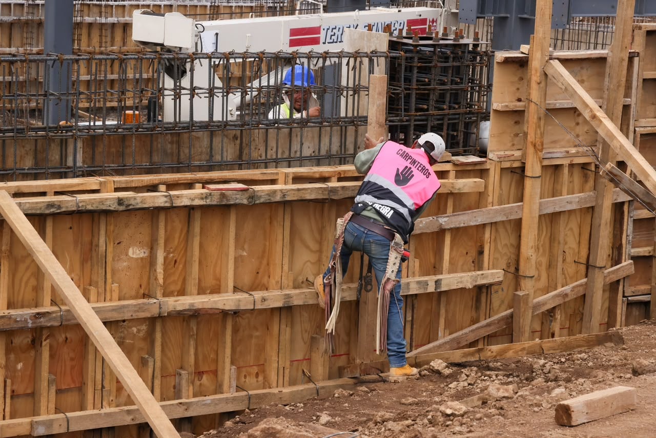 Lorena Cuéllar supervisa avance de nuevas oficinas del Archivo General en Tlaxcala.