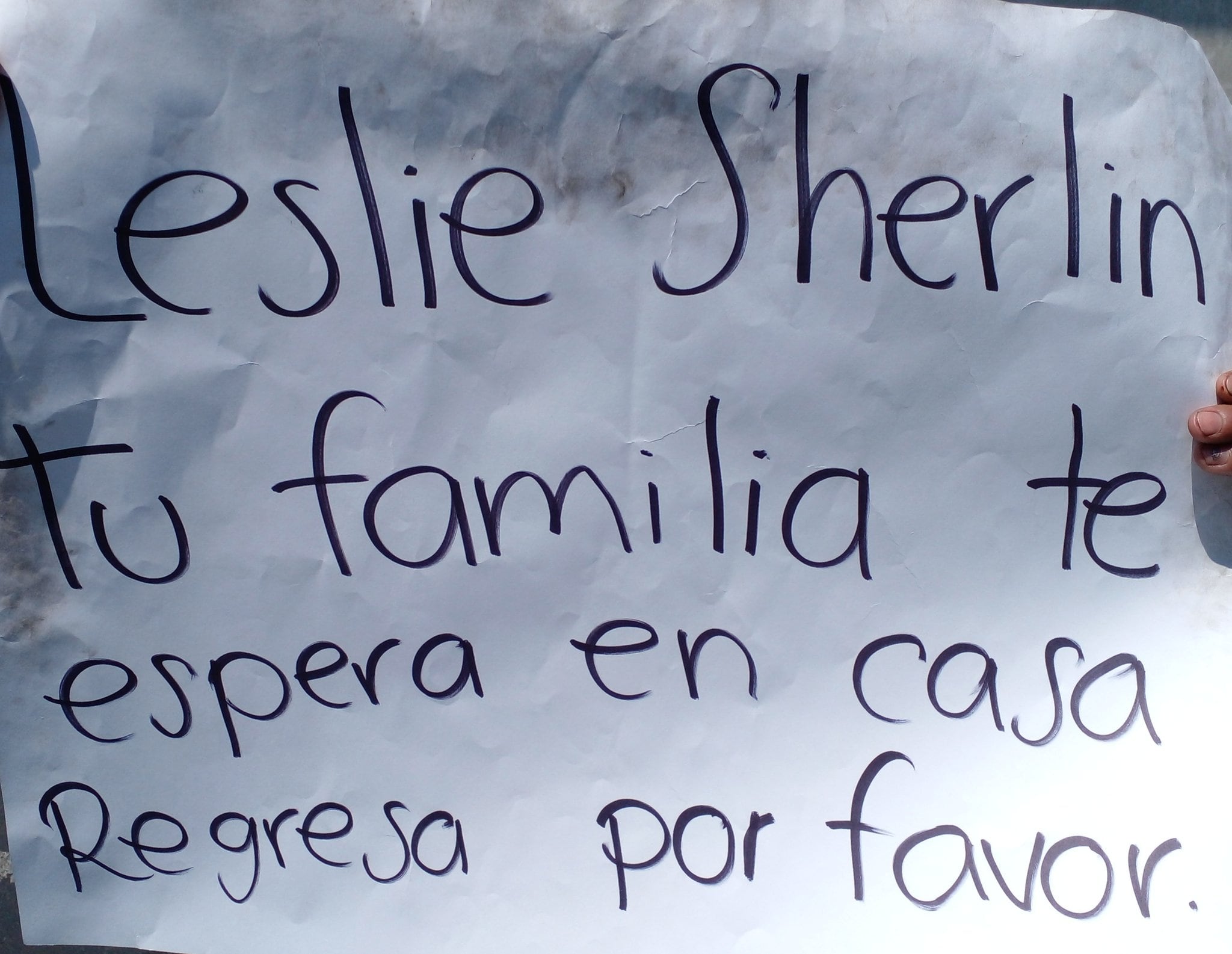 ¿Qué pasa en Taxqueña y Eje 3 Oriente? Hay bloqueo por la desaparición de Leslie Sherlin de 13 años de edad
