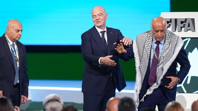 Jibril Rajoub rechaza saludo a dirigente de Israel pese a petición de Infantino