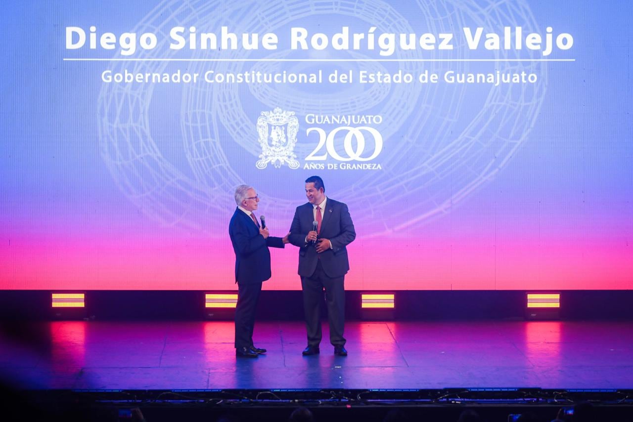 Diego Sinhue Rodríguez inaugura La Noche de Industriales