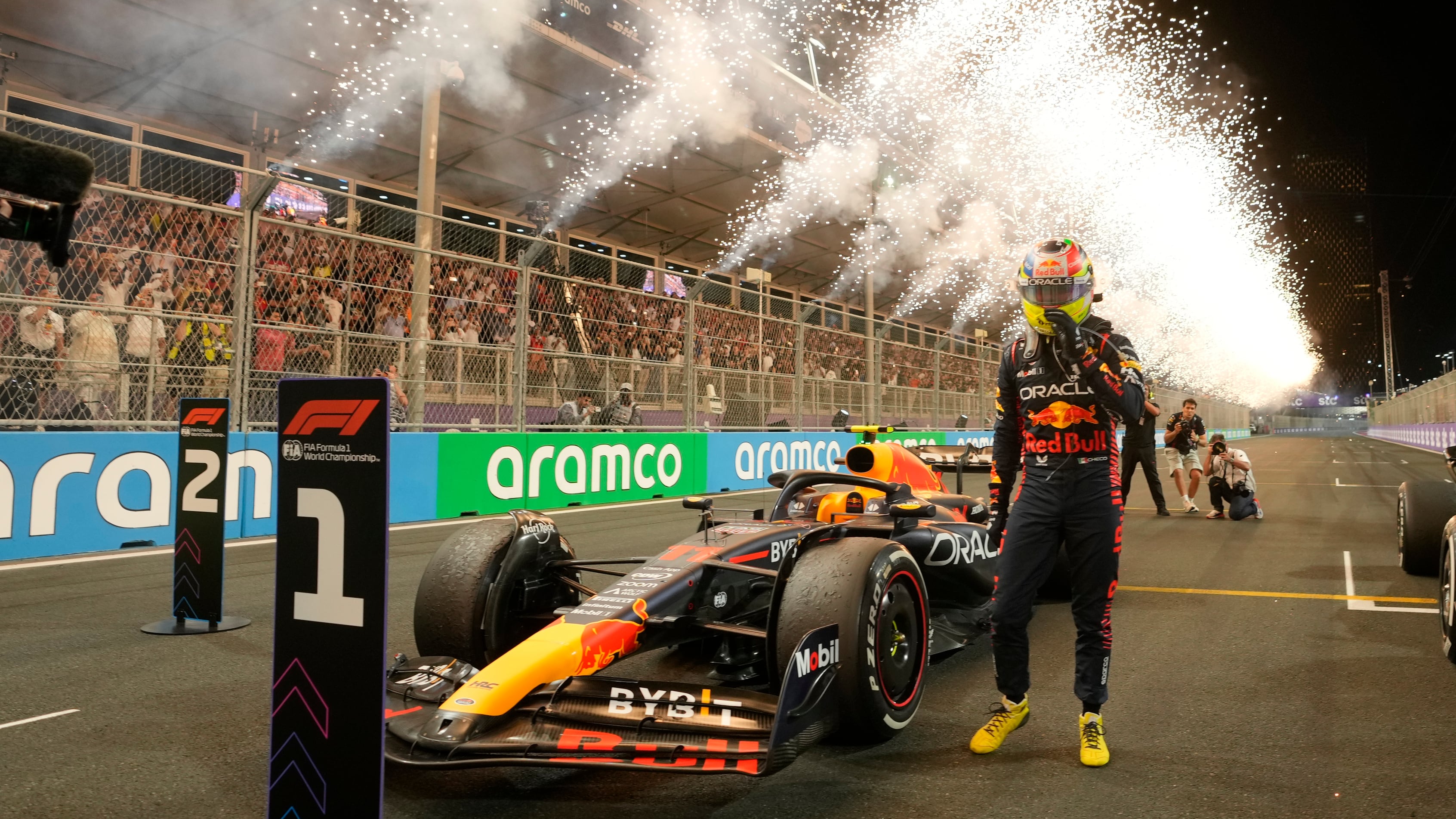 Round 1: Checo vs Max