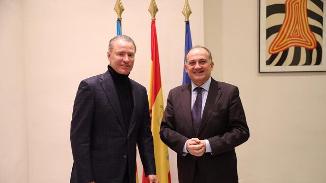 El secretario Joan Calabuig, firmó, junto con Quirino Ordaz, empezar los preparativos a fin de hermanar a Sinaloa con Valencia.