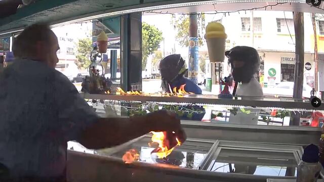 Extorsionadores incendian paletería de la CDMX