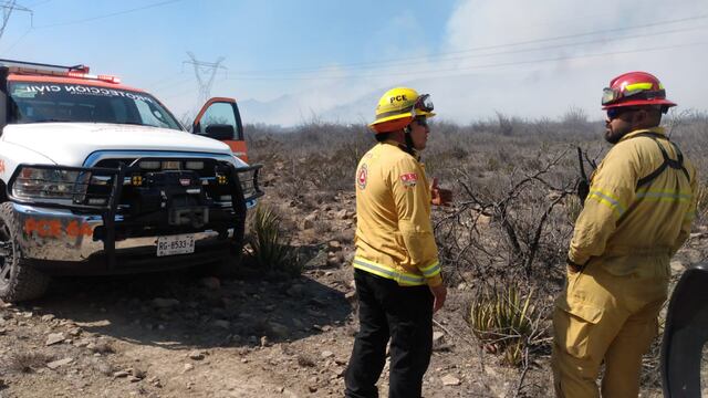 Trabajos contra incendios forestales en Nuevo León