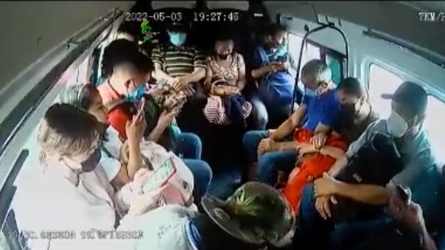 Frustran robo a pasajeros de combi en Tlalnepantla