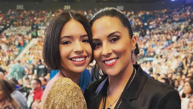 Ángela Aguilar y su mamá Aneliz Álvarez.