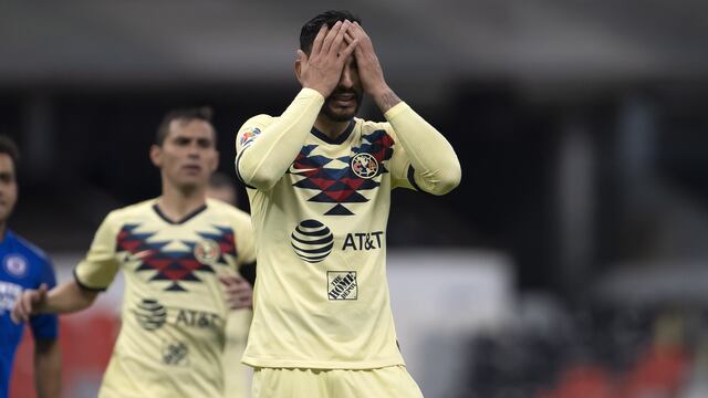 Aguilera se lamente tras fallar el penal del empate