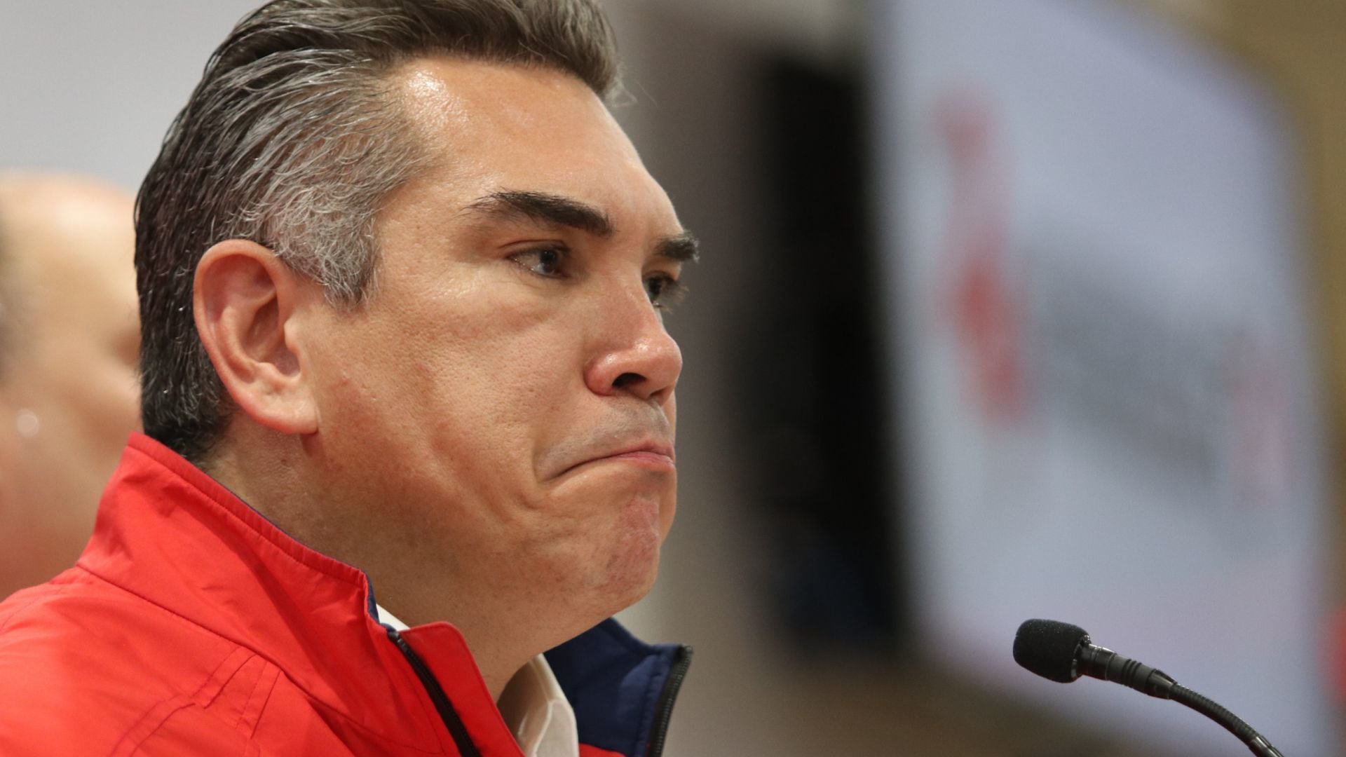 Alejandro Moreno se disculpa con expriístas y los invita a “regresar a casa”